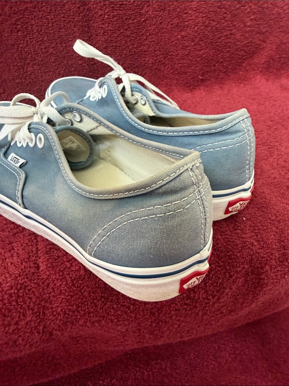 Vans men’s and women’s Low-Top Canvas Sneakers in Light Blue with White Laces - Picture 3 of 7